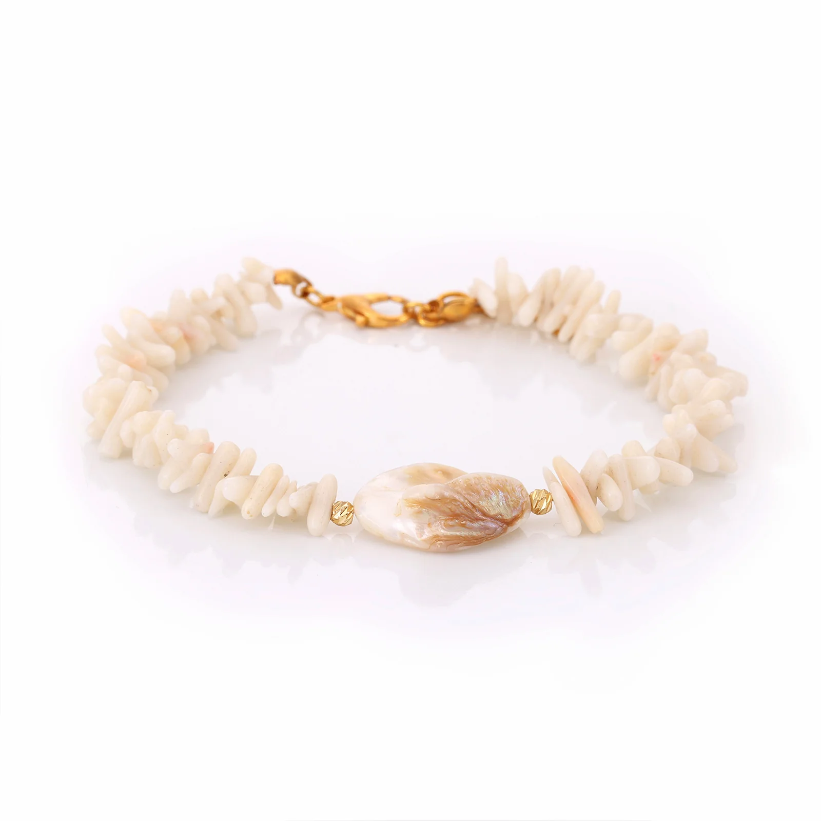Bracelet en nacre et corail