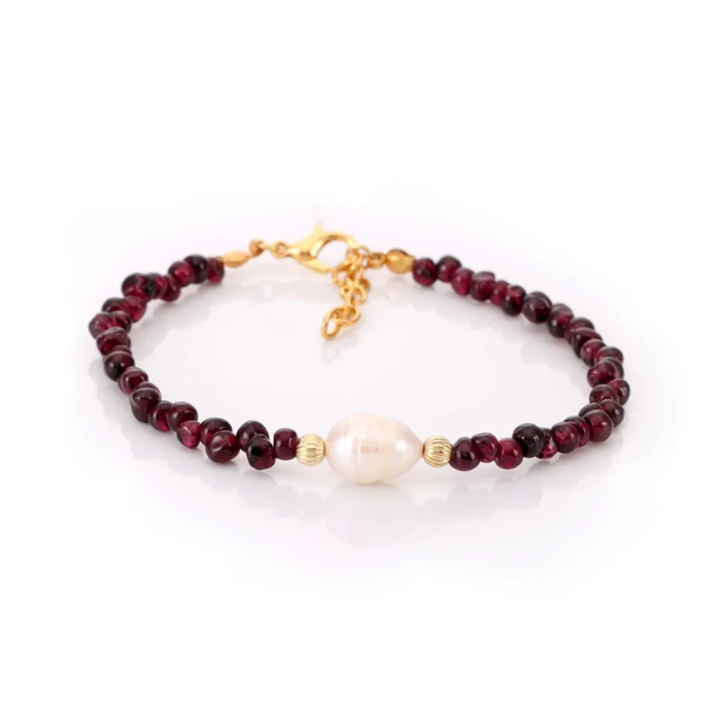 Bracelet en perles d'eau douce et grenat
