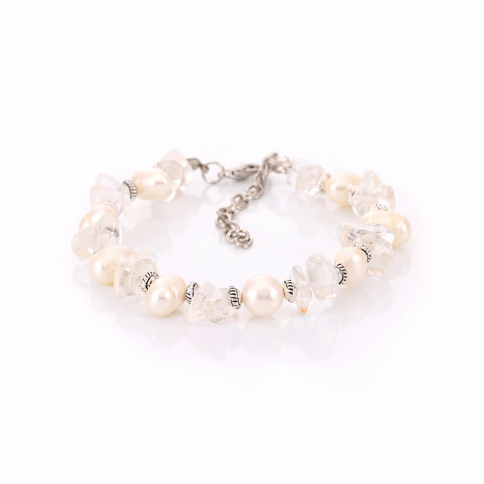 Bracelet en perles d'eau douce et cristal de roche