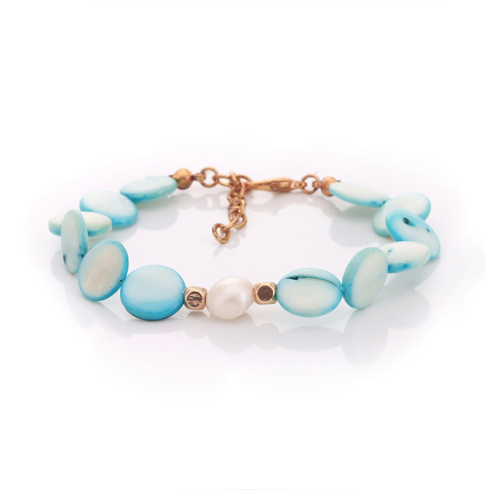 Bracelet en nacre et perles d'eau douce