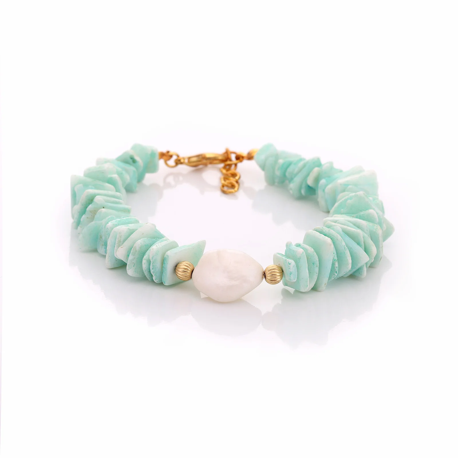 Bracelet en nacre et perles d'eau douce