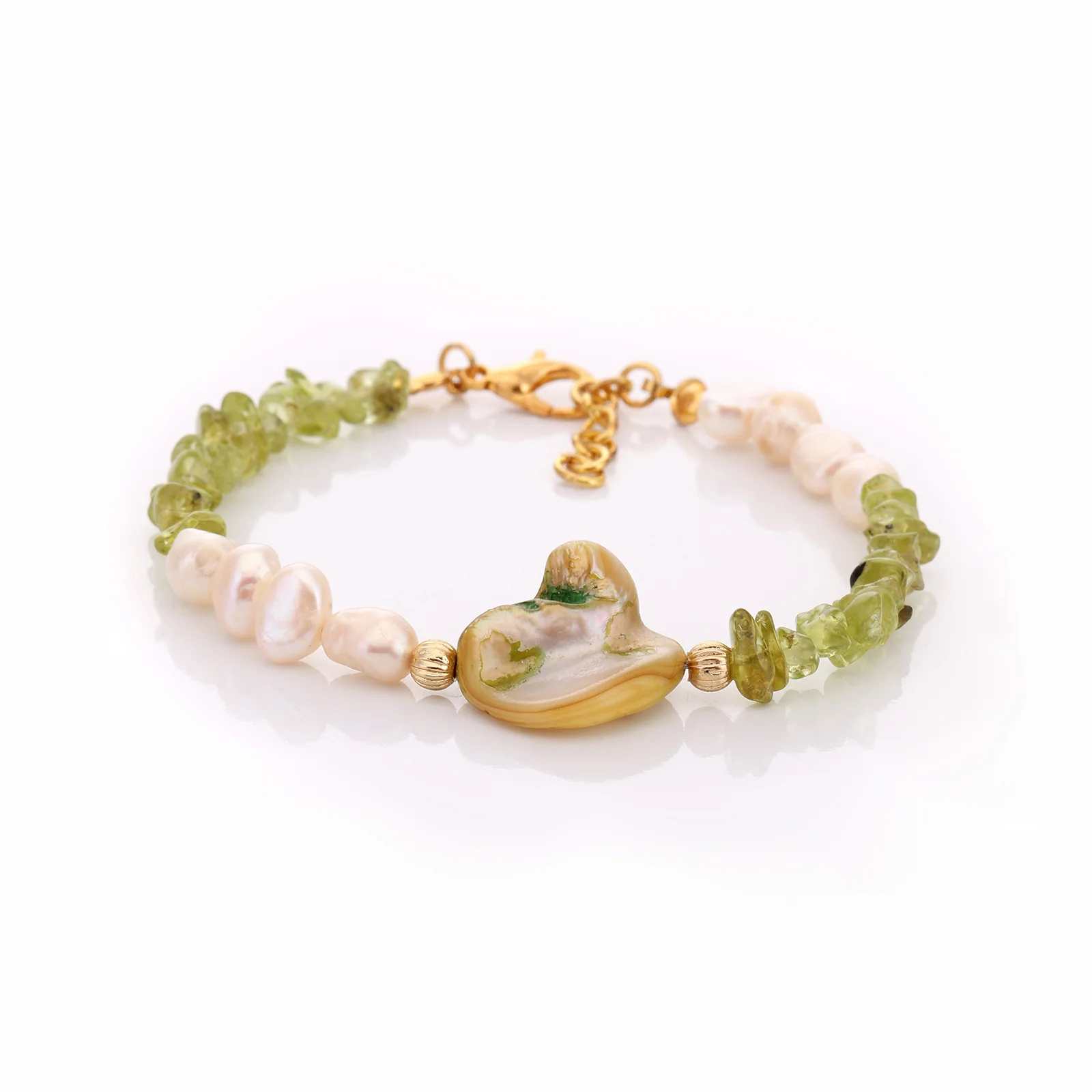 Bracelet en nacre, perles d'eau douce et péridot